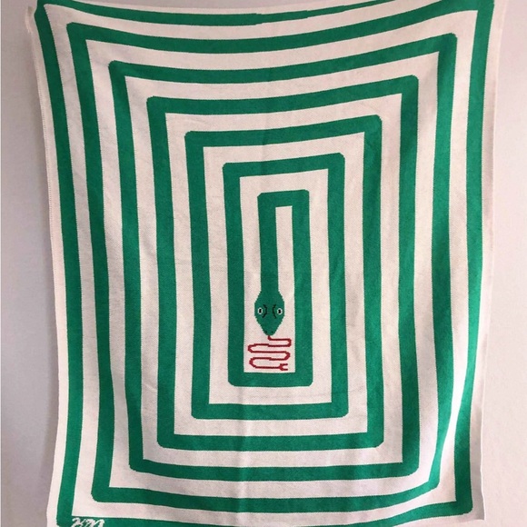 Green and White Snake Pattern Throw Blanket - Picture 2 of 6